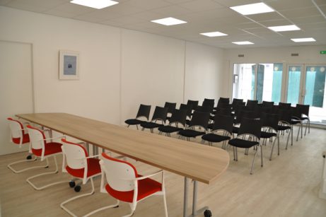 Salle de conférence rouge Angers